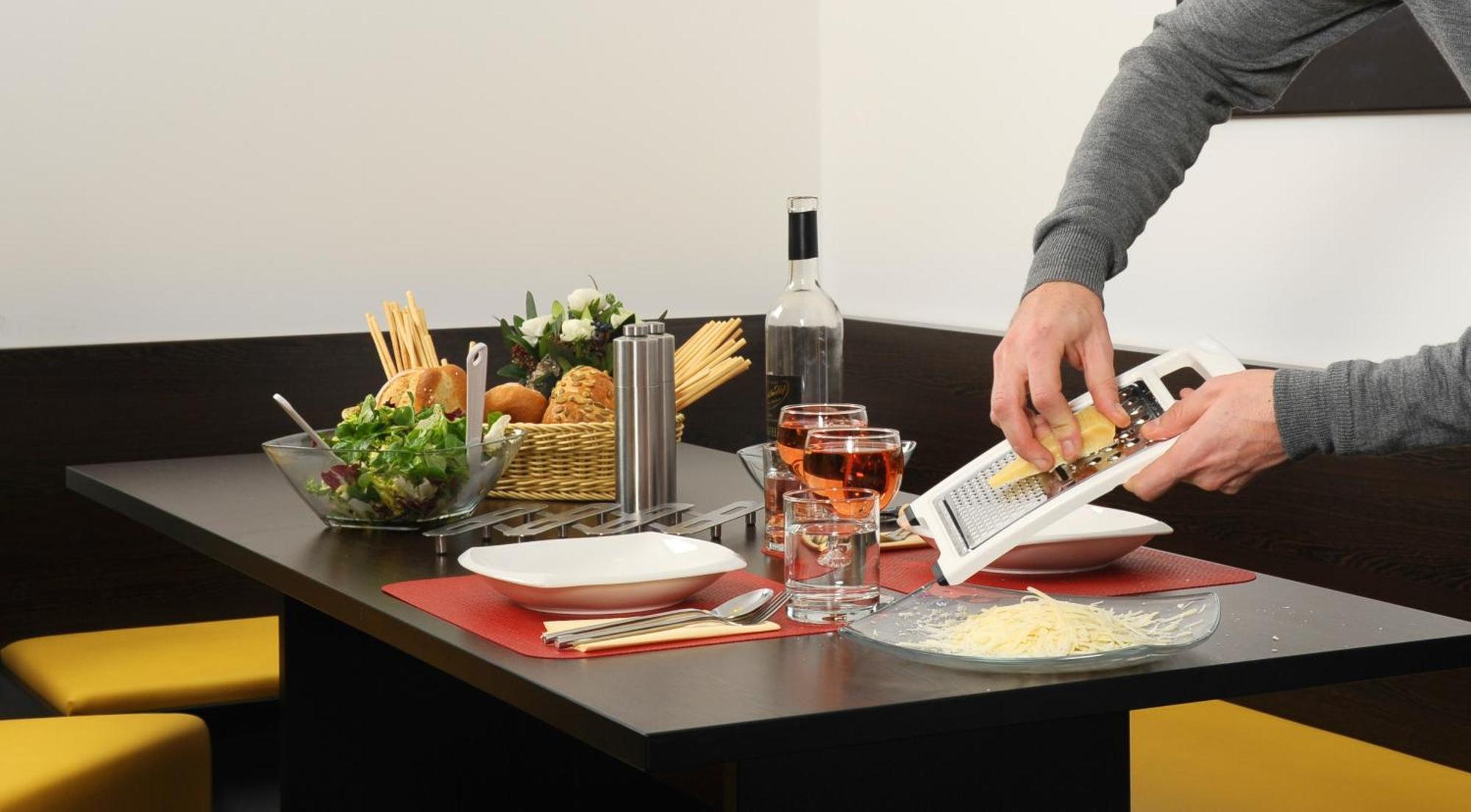 Stay2Munich Hotel & Serviced Apartments Brunnthal Exterior foto