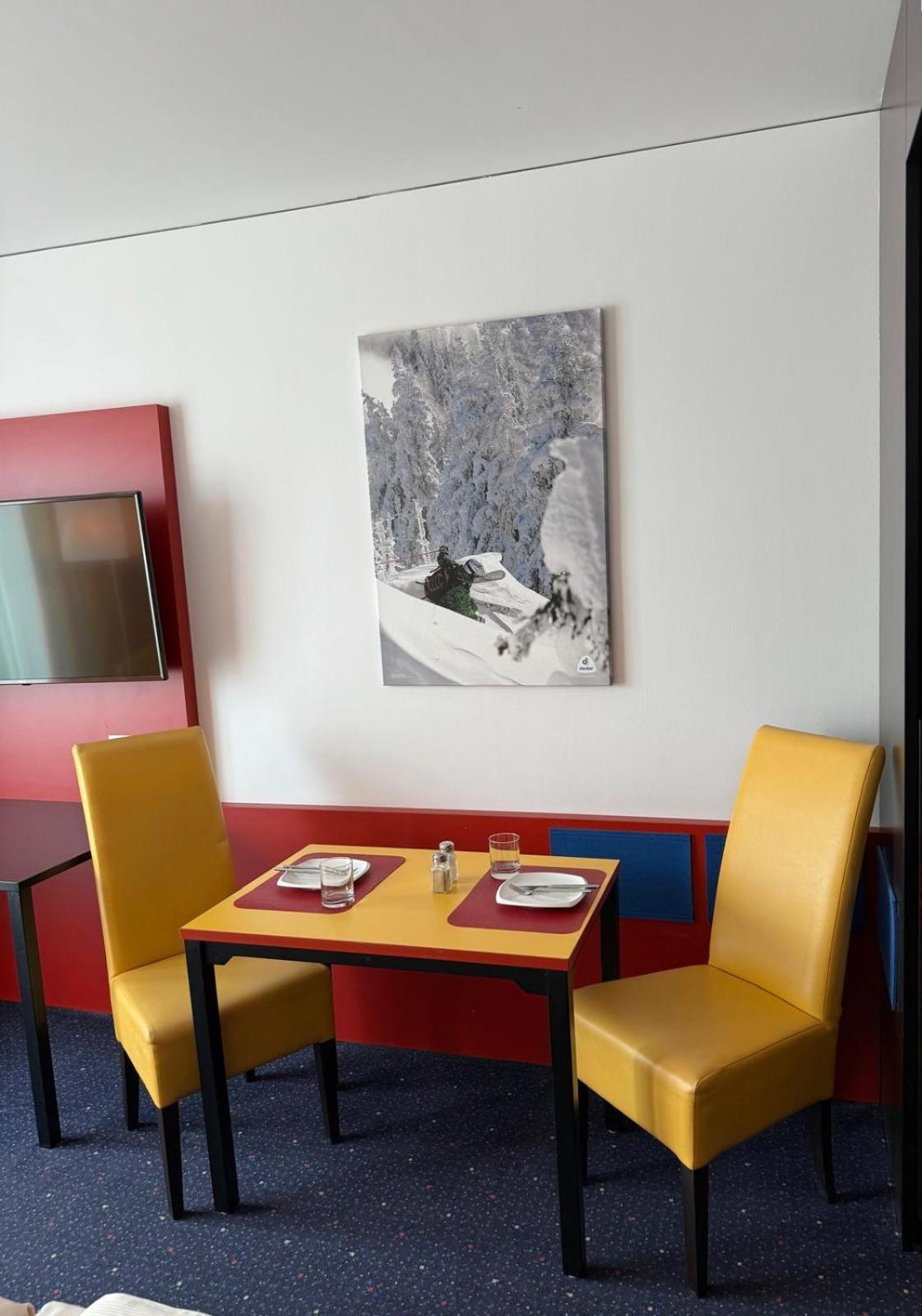 Stay2Munich Hotel & Serviced Apartments Brunnthal Exterior foto